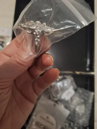 Anillo espectacular plateado