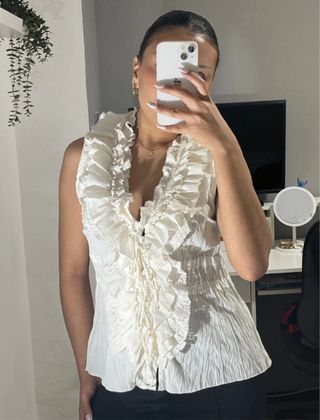 Blusa Morgan sin mangas con volantes vintage