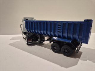 Scania 143 con bañera basculante 1/43