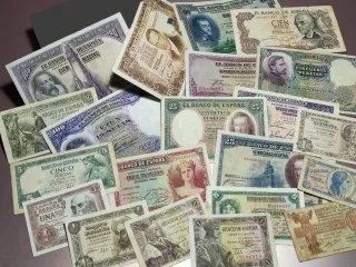 Lote 21 Billetes antiguos 100, 50, 25, 10, 5,1 Pts