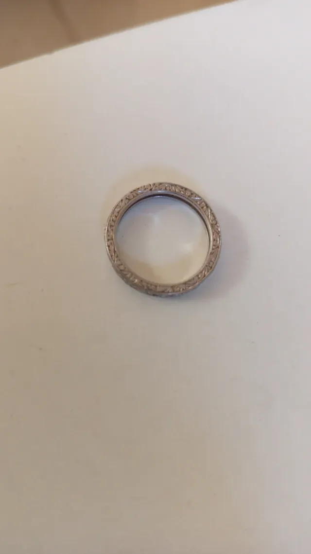 Anello in oro bianco e diamanti