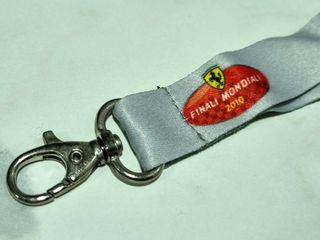 Colgante y Pulsera Final Mundial Ferrari 2010