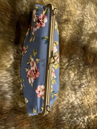 Bolso de mano floral