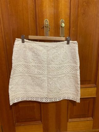 Minifalda de encaje blanca