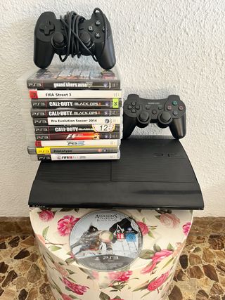 Consola PS3 Slim + Juegos + 2 Mandos