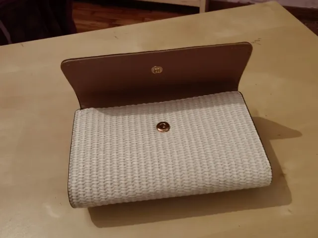 Cartella verde e bianca super carina di Parfois