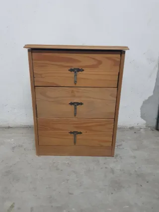 Mesita de noche rústica de madera