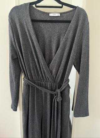 Mono largo gris oscuro Mango manga larga