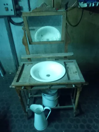 Lavabo antiguo palanganero completo