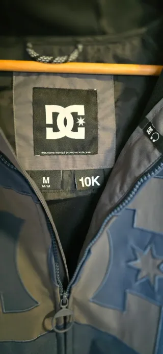 Chaqueta DC impermeable y cortavientos