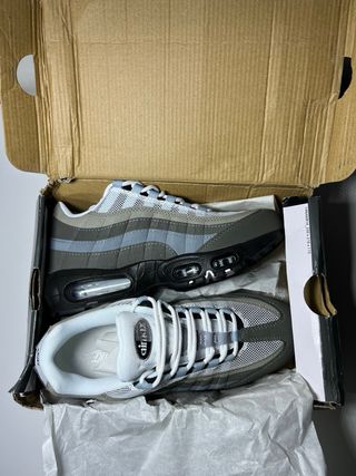 Nike Air Max 95 Gris y Blanco