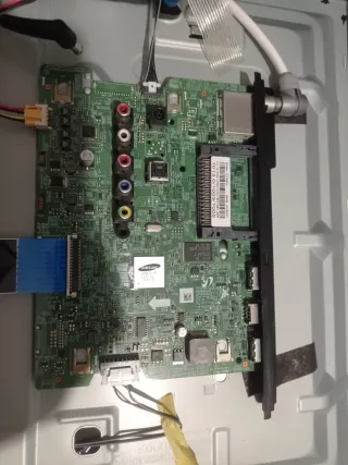 *despiece TV Samsung UE32M4005
