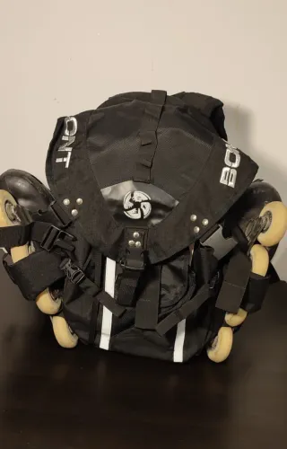 Mochila patines marca BONT alta resistencia.