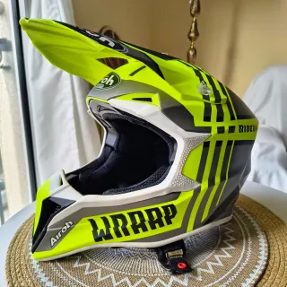 Casco Motocross Airoh WRAP Amarillo