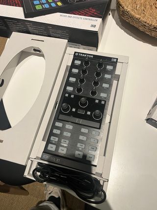 Traktor Kontrol X1 mk2 + Audio 2 DJ mk2