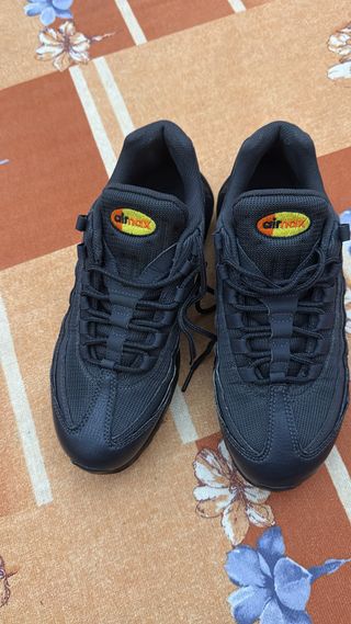 Zapatillas Nike Air Max 95 Negras Naranja