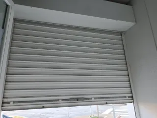 Cierre persiana seguridad con motor