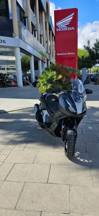 Honda ADV 350 Negro Mate Perlado 2025 IMPOLUTA
