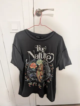 Camiseta Bershka Negra Estampada Tigre