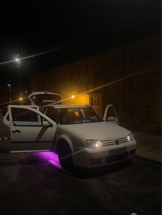 Volkswagen Golf 2000