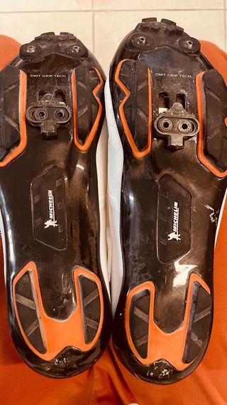 Sapatos DMT tamanho 45