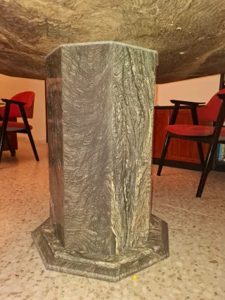 Mesa de comedor de mármol y cristal