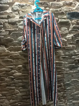 Gabardina larga estampada