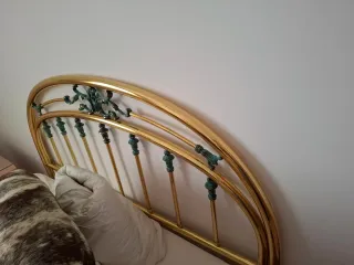 Cabecero de cama de matrimonio dorado