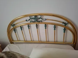 Cabecero de cama de matrimonio dorado