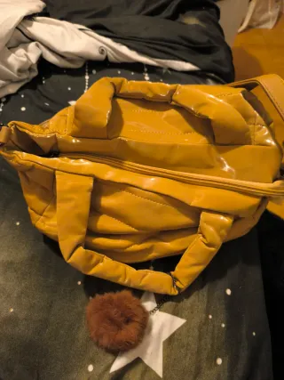 Bolso Charol Acolchado Mostaza