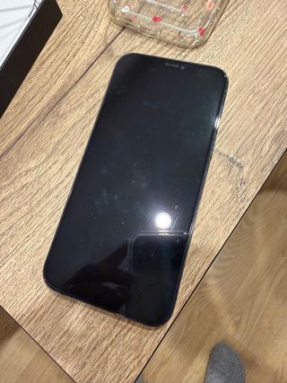 iPhone 12 Pro Max con custodie