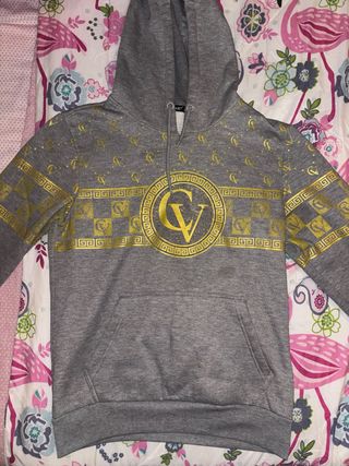 Sudadera Gris Versace Talla M con Detalles Dorados