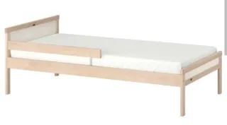 Cama infantil IKEA madera y blanco
