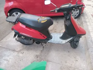 Moto Honda Vision 74cc Roja