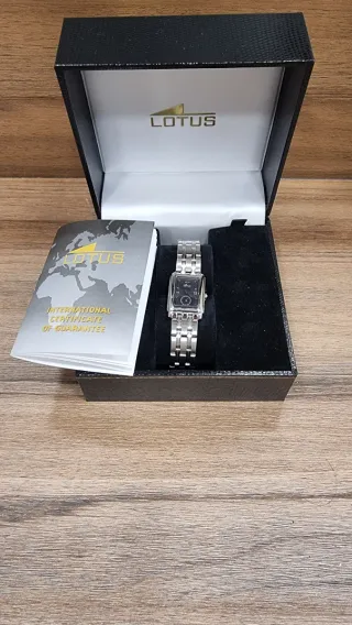 Reloj Lotus de pulsera para mujer.
