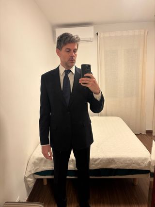 Traje azul marino hombre + corbata