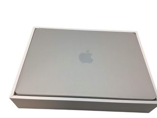 portatil apple apple macbook air m4 10-core 4.4 13 (8gpu) (2025) (a3240)