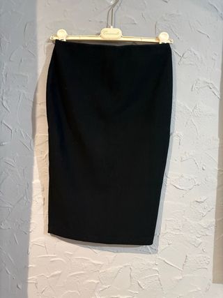 Falda de punto canalé negra