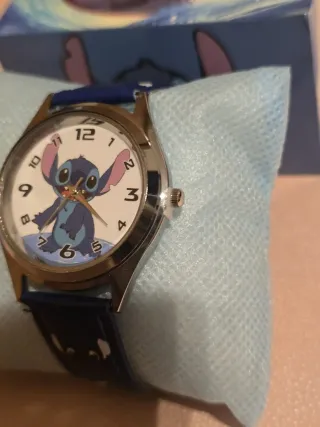 Reloj infantil azul y blanco.STITCH. NUEVO 4,80EUR