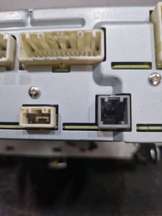 SISTEMA AUDIO / RADIO CD TOYOTA YARIS (KSP1/NLP1/NSP1)