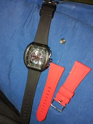Reloj Grande Negro y Rojo Como Nuevo