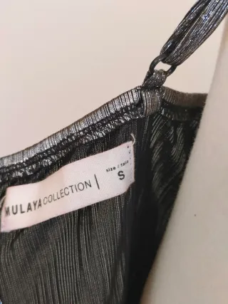 Vestido plateado con drapeado