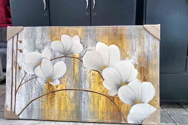Quadro decorativo con fiori bianchi e dorati