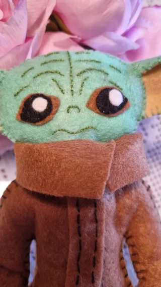 Baby Yoda de fieltro