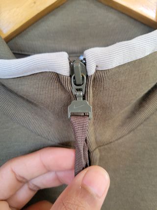 Chaqueta deportiva Nike verde oliva