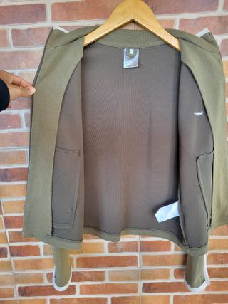 Chaqueta deportiva Nike verde oliva