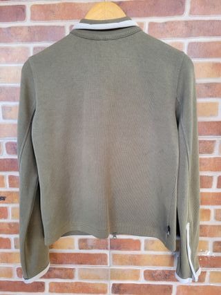 Chaqueta deportiva Nike verde oliva