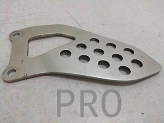 Embellecedor Estribera Del. Izq. Suzuki GSX-R