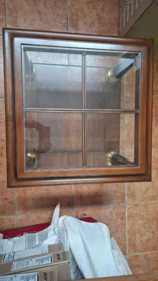 Mesa de centro de madera y cristal