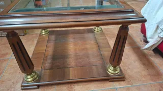 Mesa de centro de madera y cristal